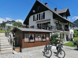 Haus Holunder Weissbriach, hotel di Weissbriach