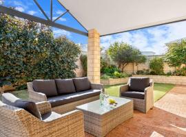 Avalon Beach Escape ~ Family Favourite with Wifi, cottage in Mandurah