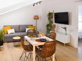 Holidays2Malaga Trinidad renovated 1 bedroom penthouse close to city center
