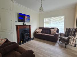 Farnaught Farmhouse Apartment, Lough Rynn, Mohill, Hotel in Farnaght