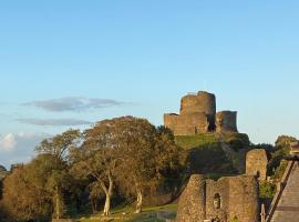 Victorian Police Station - flexible suite, self contained, hotel cerca de Launceston Castle, Launceston