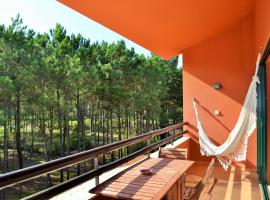Apartamento Golf Resort, resort in Charneca