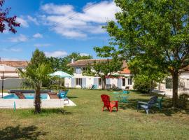 Gite 4 personnes avec piscine entre Saintes et Royan, hotel econômico em Balanzac