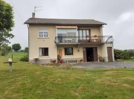 Maison de la Devèze, holiday home sa Mourjou