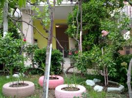 Sonce - Tirana, guest house in Tirana