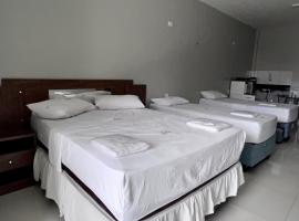 Pinheiro Flat Hotel, hotel with parking in Ibiapina