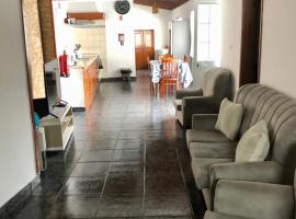 Casa do vermelho, Hotel in Povoação