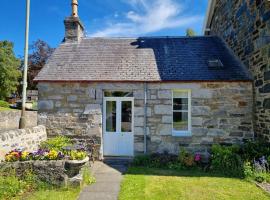 Cosy peaceful one-bedroom cottage in Pitlochry, cheap hotel in Pitlochry