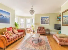 Host & Stay - Cabbell Towers