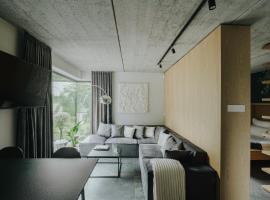 Apartamenty HEYER: Łódź, Stefanski's Pond yakınında bir otel