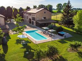 Casa delle Noci country house, pool & SPA, hytte i Modena