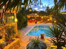 Villa Merkel - 25 pers - 10 chambr - 9 WC - Piscine, hotel in zona Makila Golf Club, Anglet