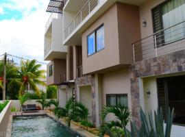 Modern and cosy condo: Westwood Apartments, hotel v destinaci Flic-en-Flac
