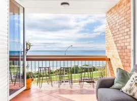 Stunning Views at Alex Heads, 2 BR Stylish Apt