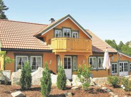 Amazing Home In Lindesnes With Sauna, Private Swimming Pool And Indoor Swimming Pool, hotel met zwembaden in Svenevik