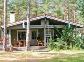 Stunning Home In Hammar With 4 Bedrooms And Sauna, hotel em Hammarö