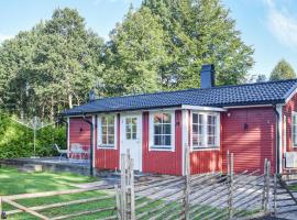 Beautiful Home In Ljungby With Wifi, feriehus i Hölminge