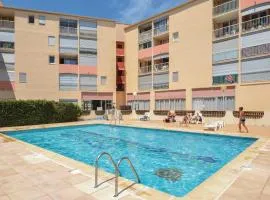 Stunning Apartment In Le Grau Du Roi With 2 Bedrooms And Outdoor Swimming Pool