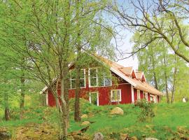 Beautiful Home In Lidhult With Kitchen, villa in Löckna