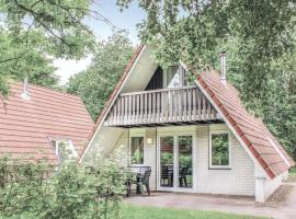 Awesome Home In Gramsbergen With 3 Bedrooms, Wifi And Indoor Swimming Pool, hotel in Gramsbergen