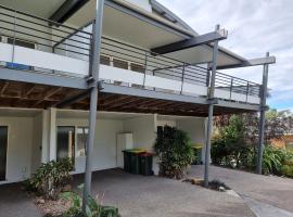 Beatons Beach Front Studio Inverloch, apartment in Inverloch