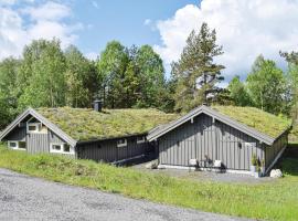Nice Home In Sndeled With 4 Bedrooms, Sauna And Indoor Swimming Pool، فندق رفاهية في Søndeled