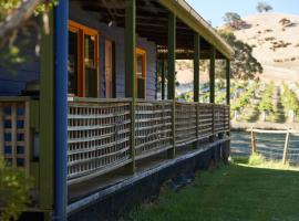 Blue House at Mountainside Wines, farm stay in Mount Cole