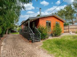 Wavelength Free Wifi and Pet Friendly outside only, hotel em Inverloch