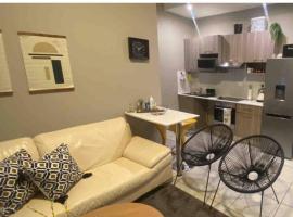 Stylish Dante’s 1-bedroom condo free Wifi & Cinema, hotel in Johannesburg