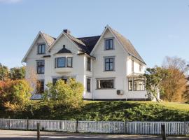 Stunning Home In lvsered With 6 Bedrooms And Wifi, hotel en Älvsered