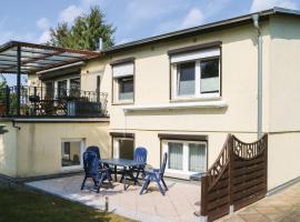 Lovely Apartment In Alt Bukow Ot Teschow With Wifi, vacation rental in Teschow