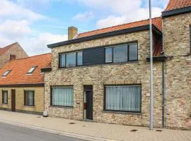 2 Bedroom Nice Home In Damme