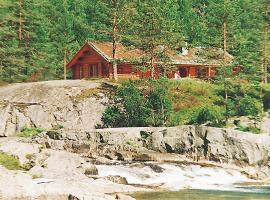 Stunning Home In Dlemo With House Sea View, semesterboende i Øvre Ramse