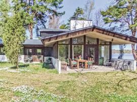 Amazing Home In Strngns With House Sea View: Aspö şehrinde bir tatil evi