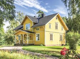 4 Bedroom Nice Home In Mullsj, cottage in Mullsjö