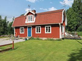 Beautiful Home In Holmsj With Lake View, luksushotel i Holmsjö