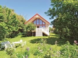 Awesome Home In Lerberget With Sauna, hytte i Lerberget