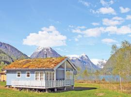 Cozy Home In Fjrland With House A Mountain View, cabaña en Fjærland