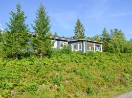 Cozy Home In Tidaholm With House Sea View, stuga i Gälleberg