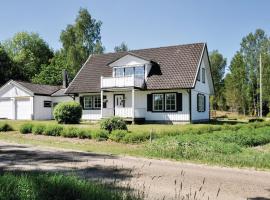 Stunning Home In Sffle With 5 Bedrooms And Wifi, hotel em Säffle