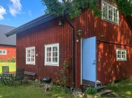 2 Bedroom Awesome Home In Vstervik, casa de temporada em Västervik