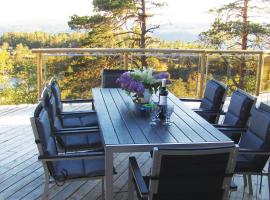 Beautiful Home In Dlemo With 5 Bedrooms, Wifi And Sauna, lodging in Øvre Ramse