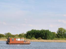 2 Bedroom Beautiful Ship In Radewege, barco em Radewege