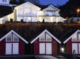Lovely Apartment In Fister With Wifi