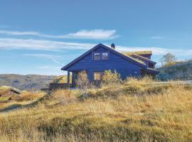 Lovely Home In seral With House A Mountain View, cottage in Ljosland