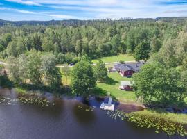 Awesome Home In Ambjörnarp With Wifi, hotel v destinaci Ambjörnarp