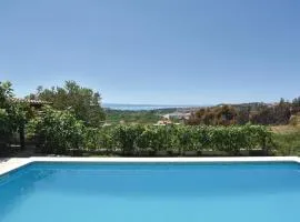 Two-Bedroom Apartment Zrnovnica With Sea View 06