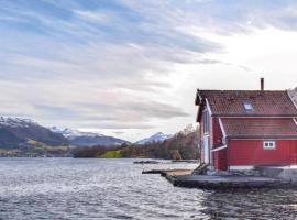 Beautiful Home In lensvg With Ethernet Internet, villa sihtkohas Vaka