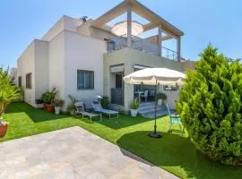 Stunning Home In Torrevieja With Outdoor Swimming Pool, 3 Bedrooms And Swimming Pool