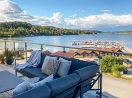 Amazing Apartment In Svanesund With Kitchen, luxury hotel in Svanesund